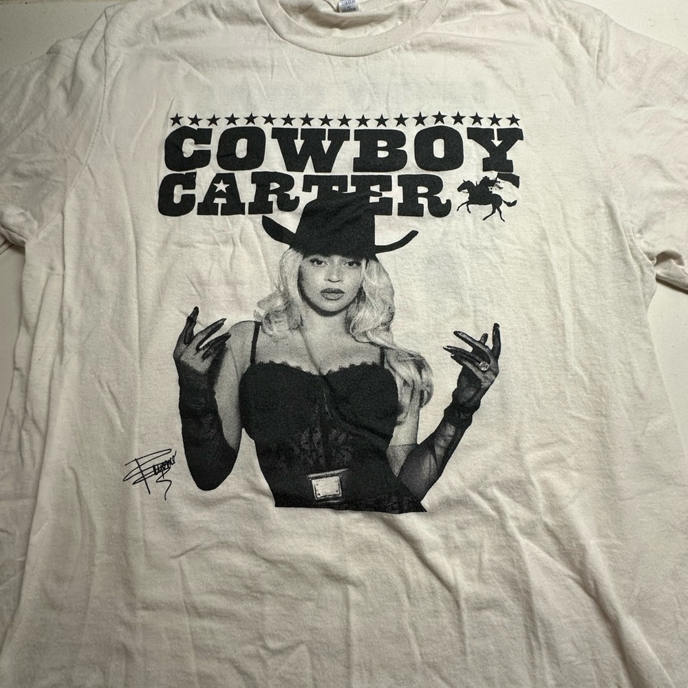 Cowboy Carter Graphic Tee - Picture 2 of 3